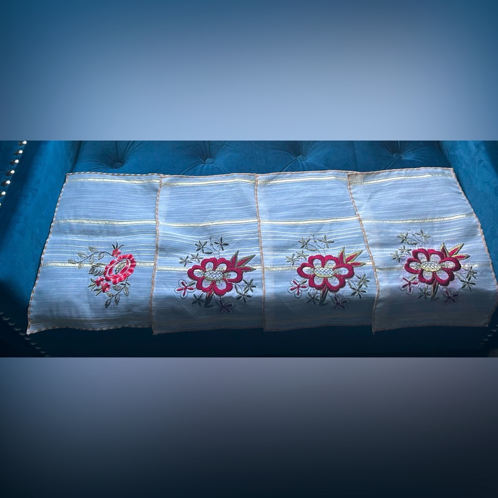 Vintage Floral Embroidered Organza Doilies!